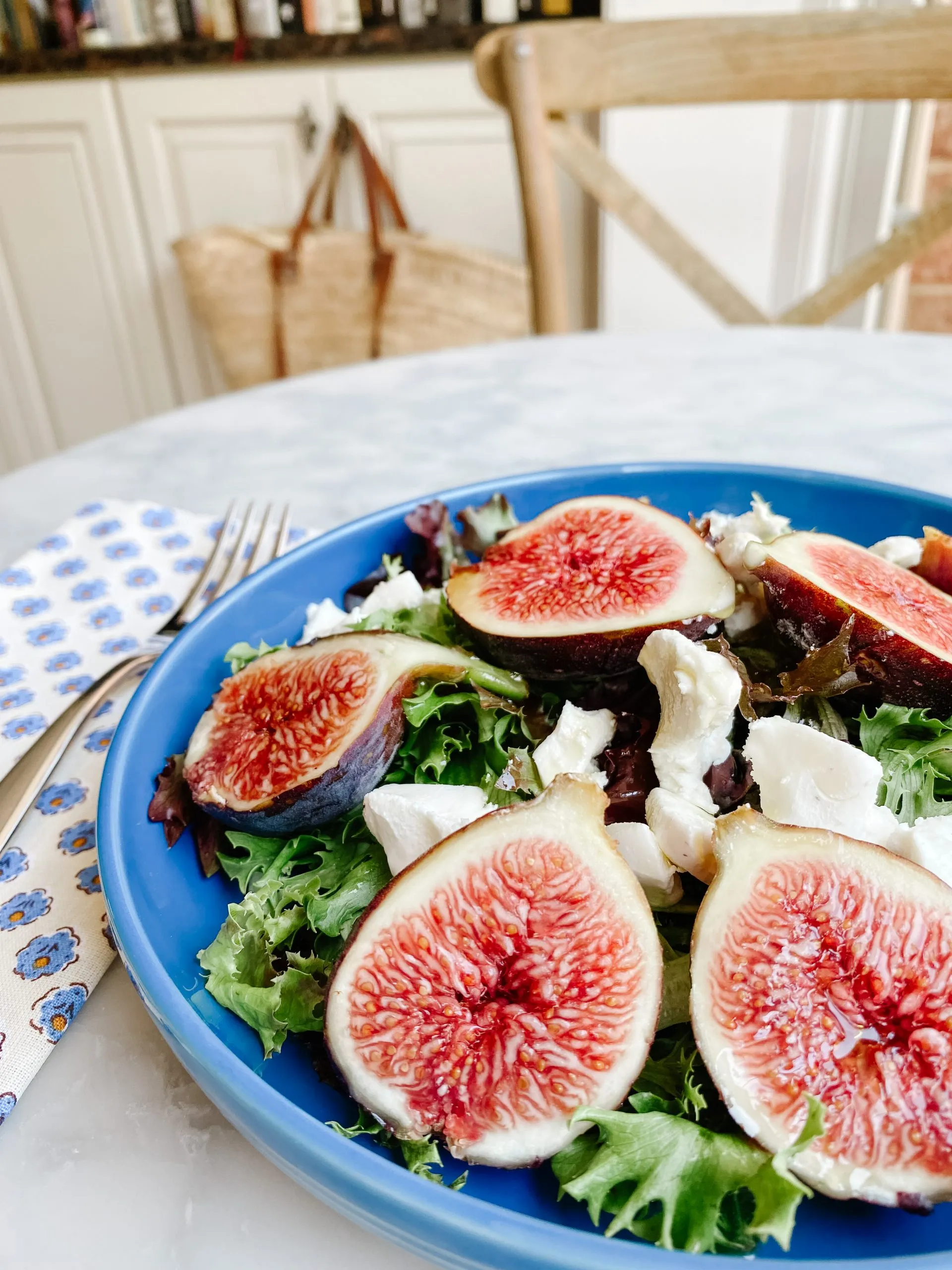 fresh figs on mixed greens with goat cheese