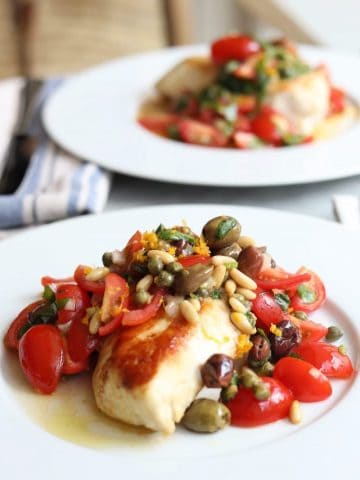 Chicken Chicken breasts vierge sauce (tomatoes, olives, capers, basil, pine nuts, lemon)