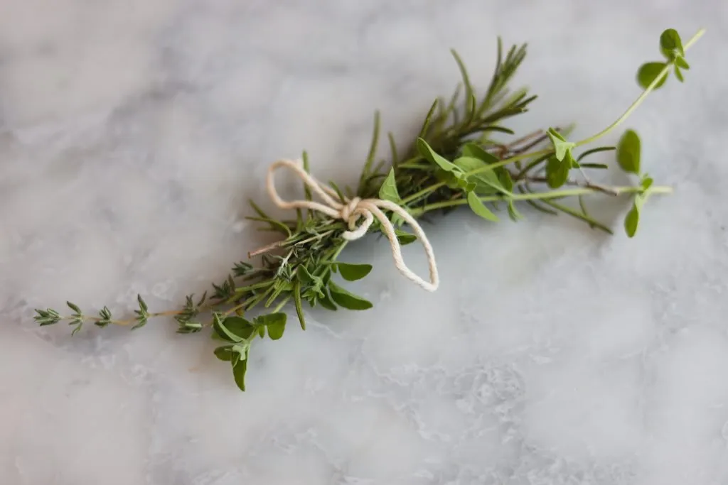 bouquet garni - a bouquet of herbes tied with string