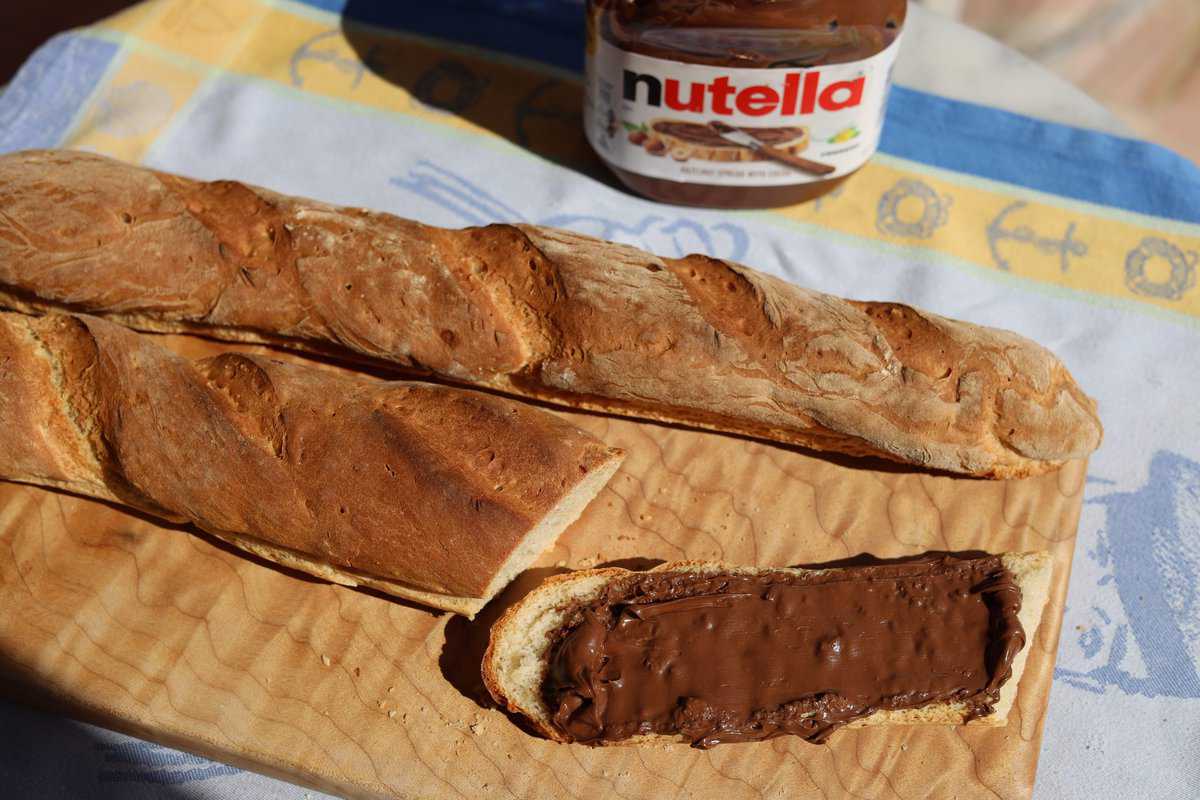 baguette with nutella tartine