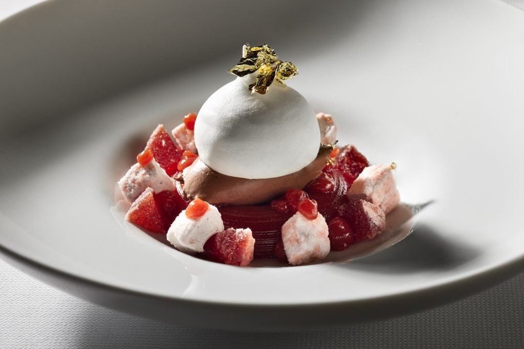 La Fraise dessert by Chef Sébastien Giannini at l'Avant Garde