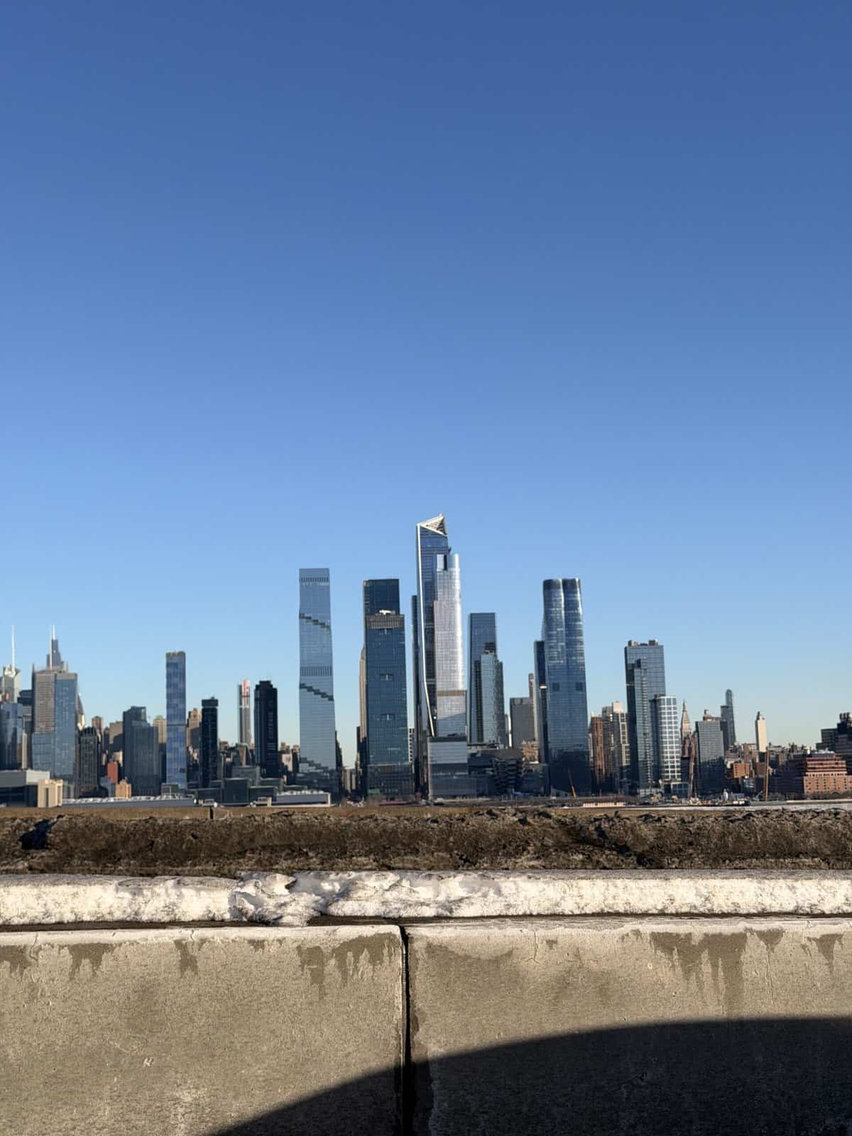 gridlock at the lincoln tunnel - NYC skyline